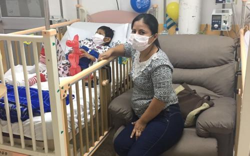 Donamos sillones para el área de pediatría de Solca en Guayaquil
